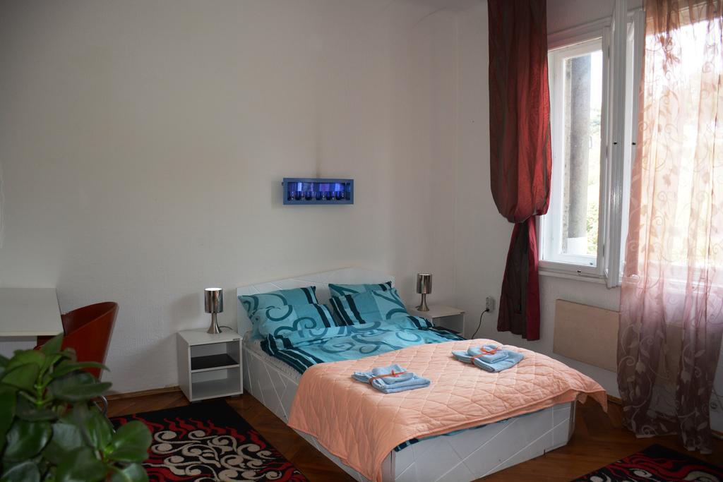 Cozy Downtown Apartment เบลเกรด ภายนอก รูปภาพ